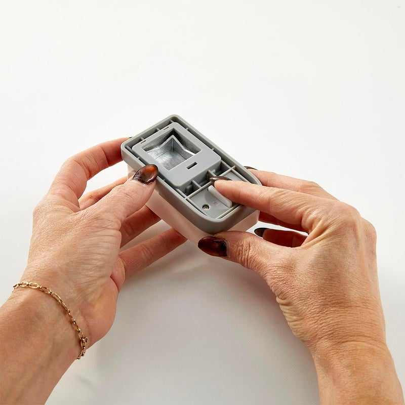 Spellbinders T-081 1" Square Punch - Image 3